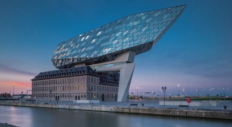 La Maison du Port d'Anvers, une icône de l'architecture moderne par Zaha Hadid