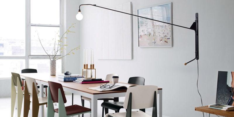 Applique Le Corbusier noire en métal, design industriel et éclairage directionnel