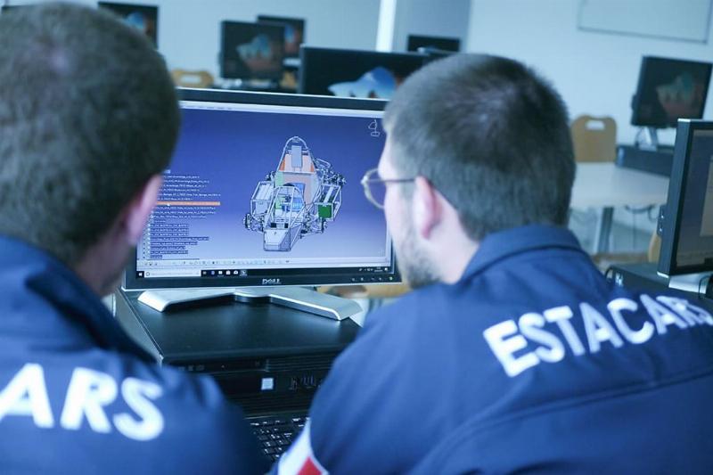 Architecture AUTOSAR avec ses couches logicielles structurant le véhicule intelligent