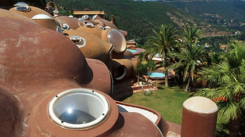 Architecture moderne San Diego, bâtiment brutaliste, béton, structure imposante