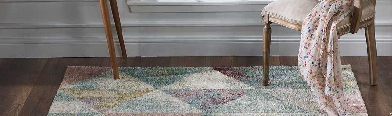 Architecture Orientale Moderne, Intérieur Minimaliste et Sérénité