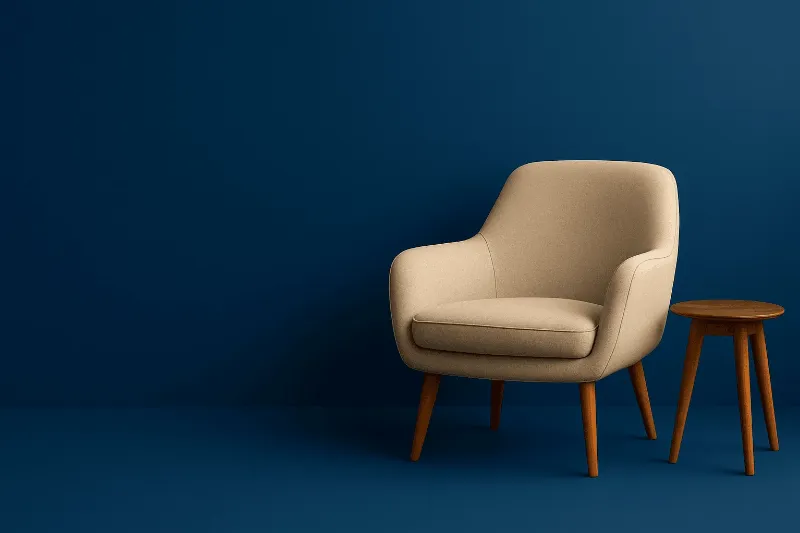 Détail d'une œuvre d'art ou d'une création culinaire mettant en valeur le bleu indigo et l'élégance française