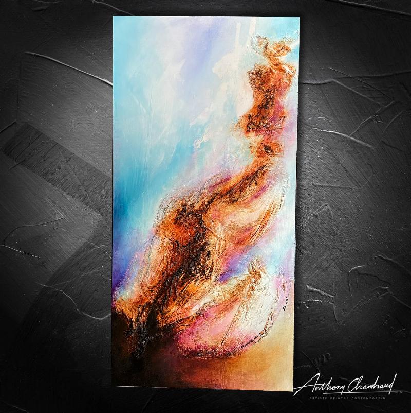 Une artiste contemporaine dans son atelier, utilisant une technique mixte pour créer une œuvre d'art plastique et dessin abstrait sur une grande toile