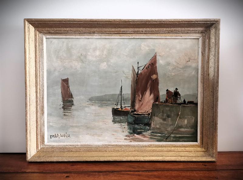 Sculpture détaillée en bronze d'Auguste Moreau, mettant en valeur la finesse des drapés et l'expression du visage, typique de son style.