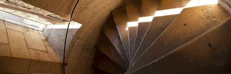 Intérieur de la Cathédrale Notre-Dame de Paris, symbolisant le lieu emblématique de la Maîtrise et de la musique sacrée