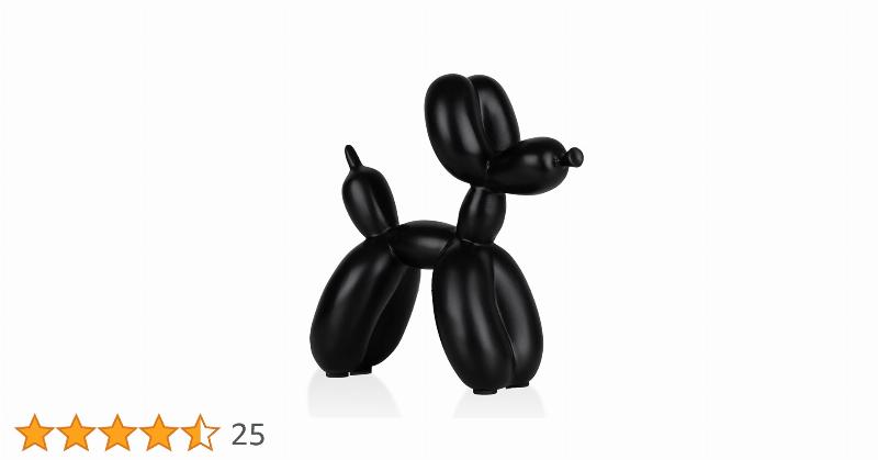 Chien statue couleur vibrante placée dans un salon moderne et lumineux, ajoutant une touche artistique et ludique