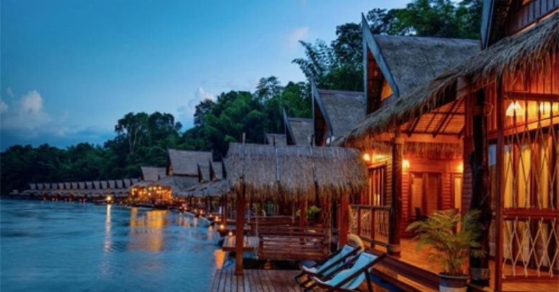 Un design moderne thaïlandais s'intégrant parfaitement à son environnement luxuriant