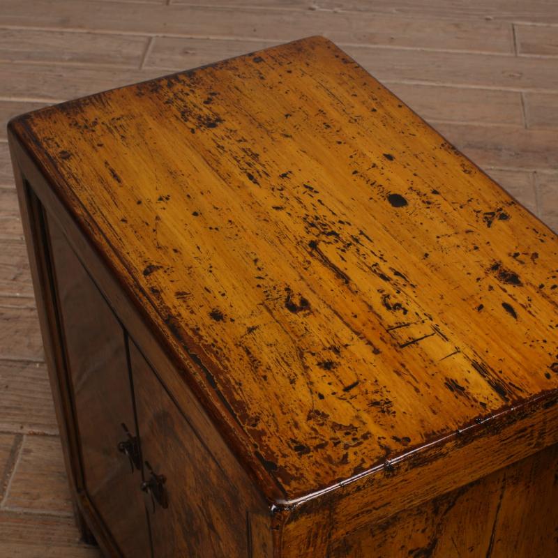 Entretien meuble laqué, gestes pour préserver sa splendeur française