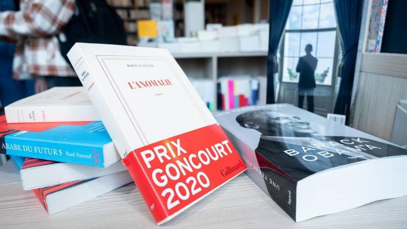 Hervé Le Tellier, *L'Anomalie*, lauréat du Prix Goncourt 2020, roman phénomène littéraire français