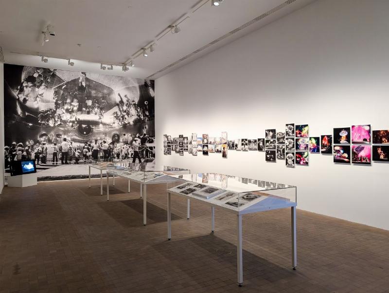 Une vue intérieure du Musée Vasarely, soulignant l'expérience immersive et les illusions d'optique