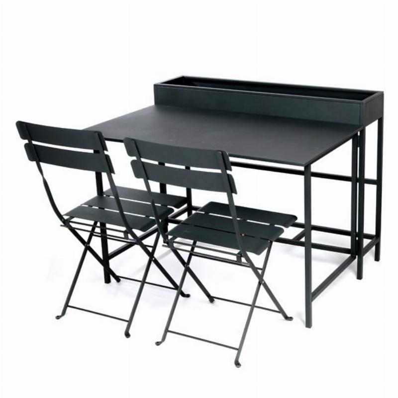 Des enfants rieurs utilisant des kitpas lors d'un atelier créatif en France