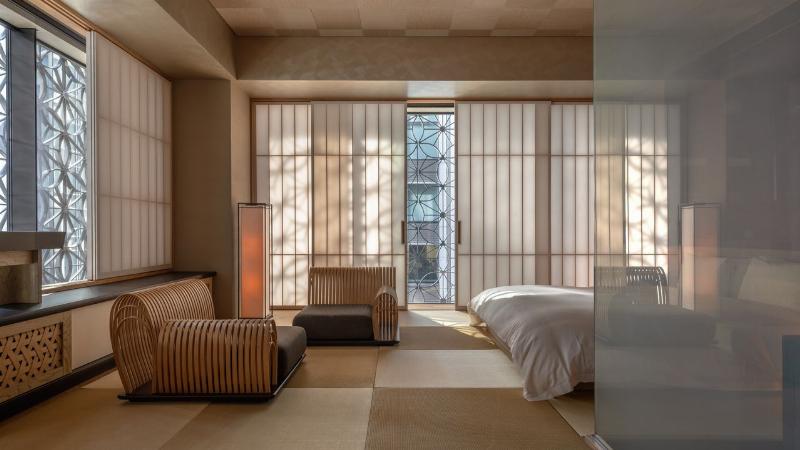 Intégration du bois et du béton dans l'architecture coréenne moderne, créant des espaces harmonieux.