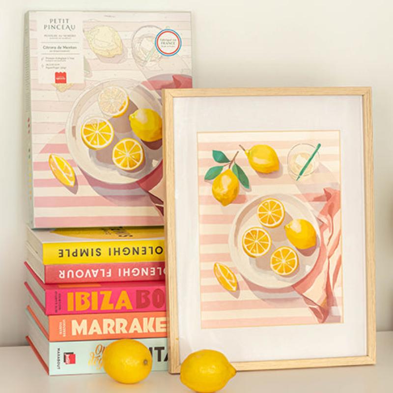 Materiel de peinture au numero essentiel pour l'artiste francais, incluant le petit pinceau