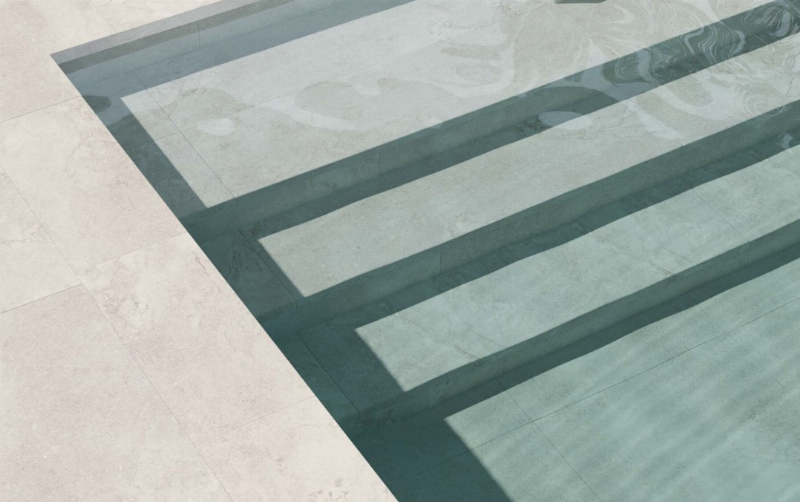 Choix des matériaux pour la meilleure peinture piscine béton, préparation minutieuse à la française