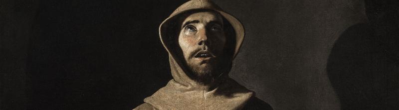 Un visiteur contemplant une œuvre d'art dans un musée des beaux-arts français