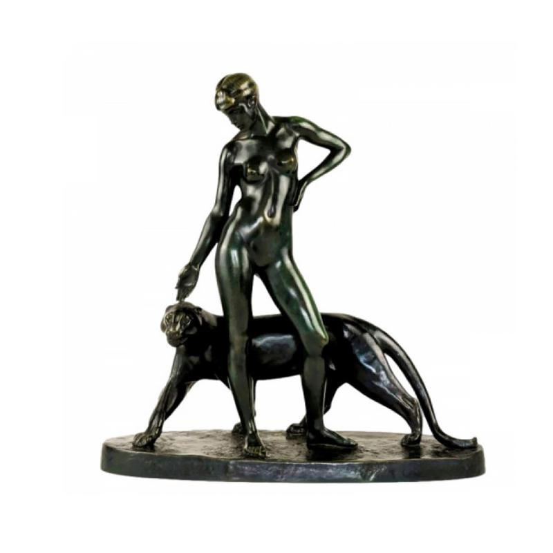 Sculpture Art Déco d'une panthère noire stylisée, capturant l'élégance et la modernité de l'époque