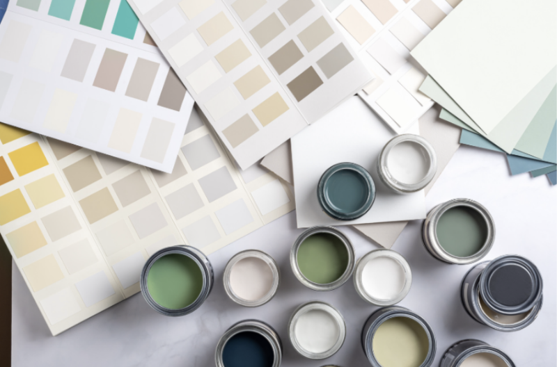 Comparaison des matériaux de peinture acrylique et glycéro avec outils