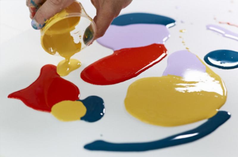 Techniques de peinture acrylique médium pour effets et combinaisons artistiques