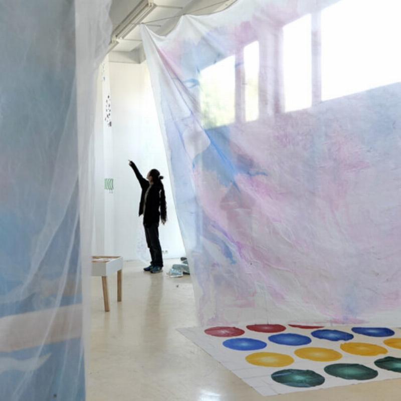 Détail d'une ancienne peinture maçon en fresque romaine, montrant la richesse de la tradition artistique française