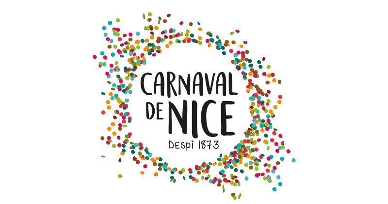 Sculpture de pieuvre avec un message écologique exposée en plein air en France