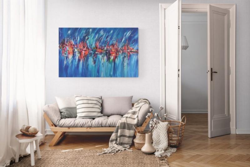 Sculpture d'animaux colorés apportant dynamisme et joie à un espace moderne