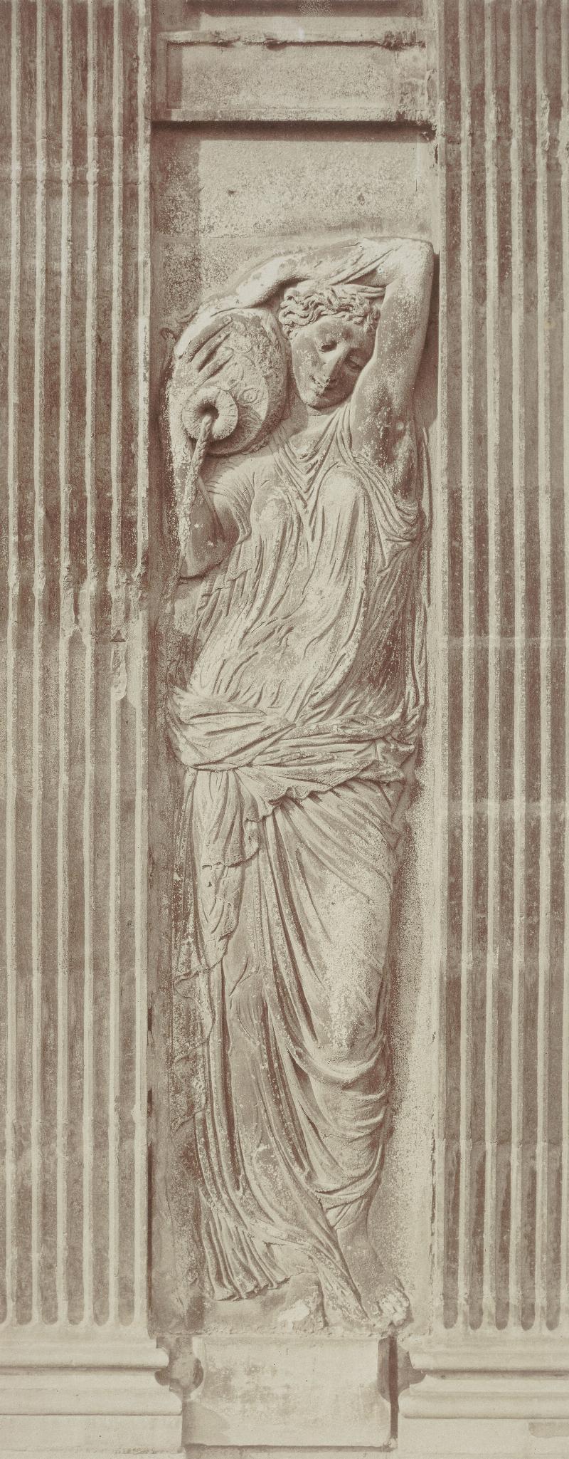 Les nymphes de Jean Goujon pour la Fontaine des Innocents, sculpture de la Renaissance française.