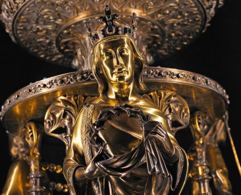 Le Trésor de Notre-Dame de Paris, présentant la Sainte Couronne d'Épines, une relique nationale inestimable.