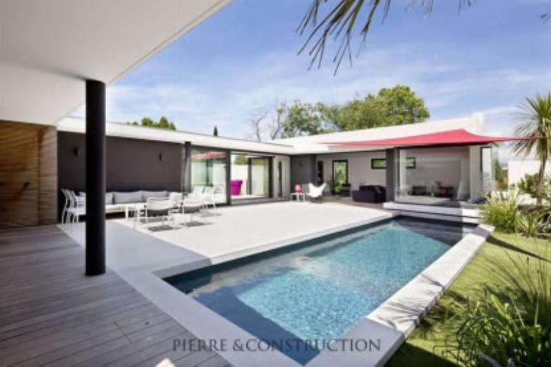 Villa moderne conçue par un architecte français privilégiant la lumière naturelle