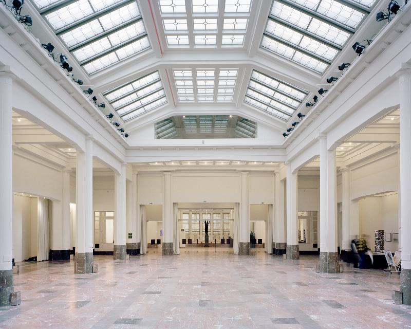 Visite guidée du Palais des Beaux-Arts, un joyau de l'architecture moderniste bruxelloise et sa transition