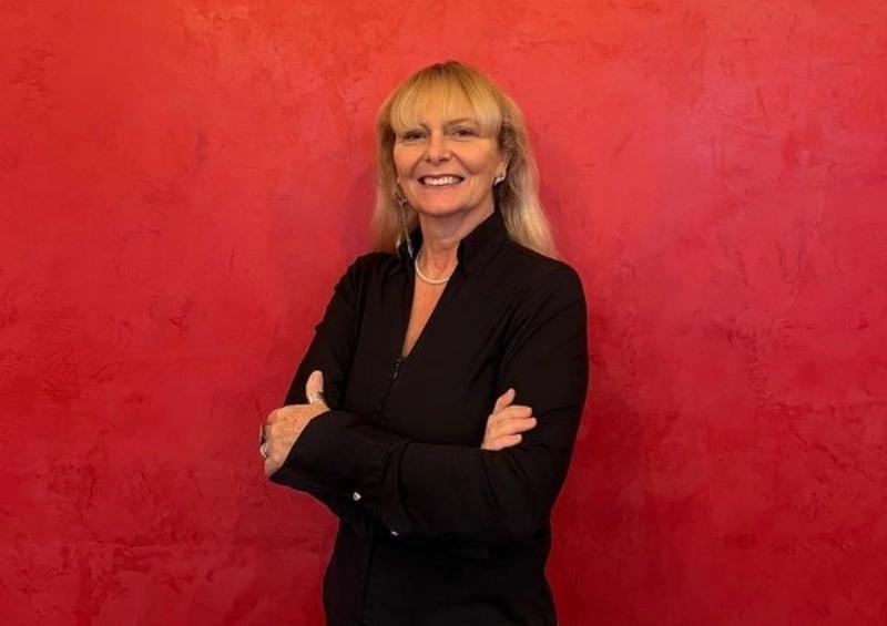 Agence architecture Nice : intérieur moderne, lumineux et éco-responsable avec vue sur la mer