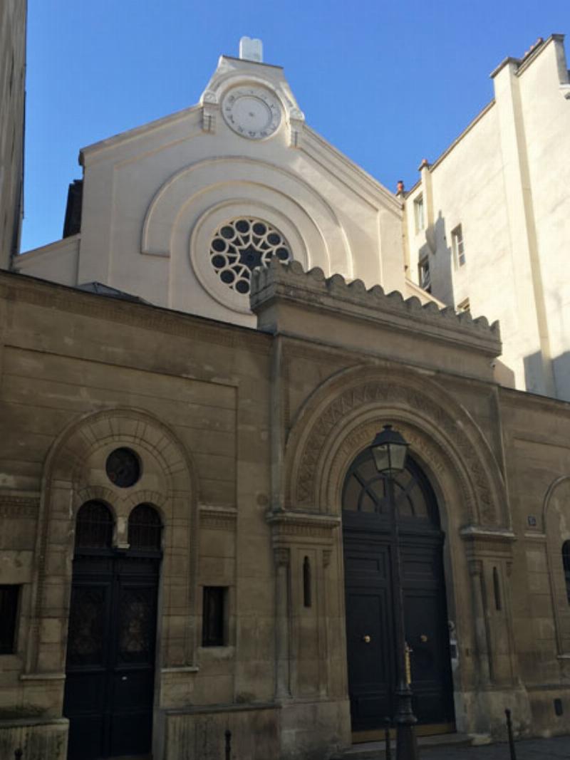 Détails architecturaux historiques de la rue Notre-Dame de Nazareth, Paris