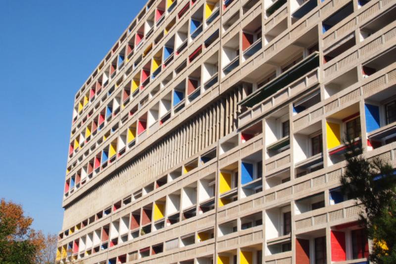 L'emblématique Cité Radieuse de Le Corbusier à Marseille, un chef-d'œuvre de l'architecture moderne en béton