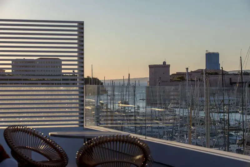 Architecture moderne Marseille, Vieux-Port, intégration urbaine, patrimoine et innovation