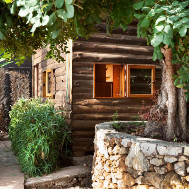 L'architecture moderne française, avec des éléments iconiques de Le Corbusier à Paris