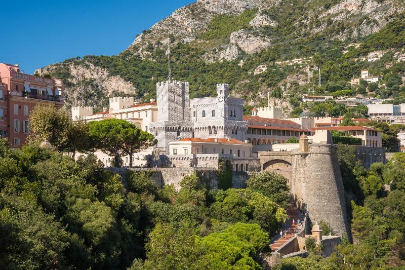 Le Palais Princier de Monaco, symbole de l'histoire et de l'architecture monégasque sur le Rocher