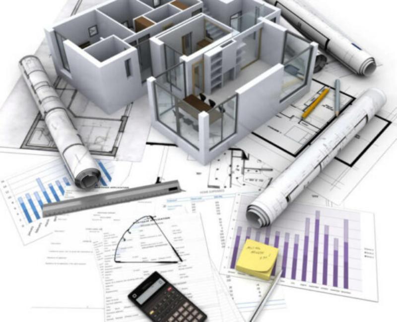 Cuisine ouverte moderne dans une petite maison, optimisant l'espace et la lumière