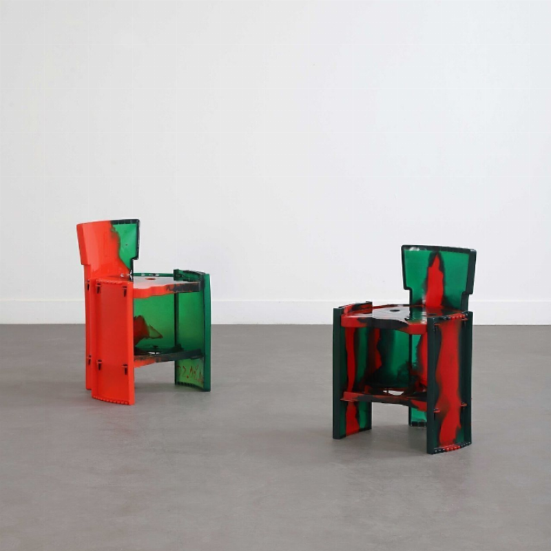 L'architecture postmodernisme à Paris, avec ses couleurs vives et ses formes audacieuses, célèbre la diversité.