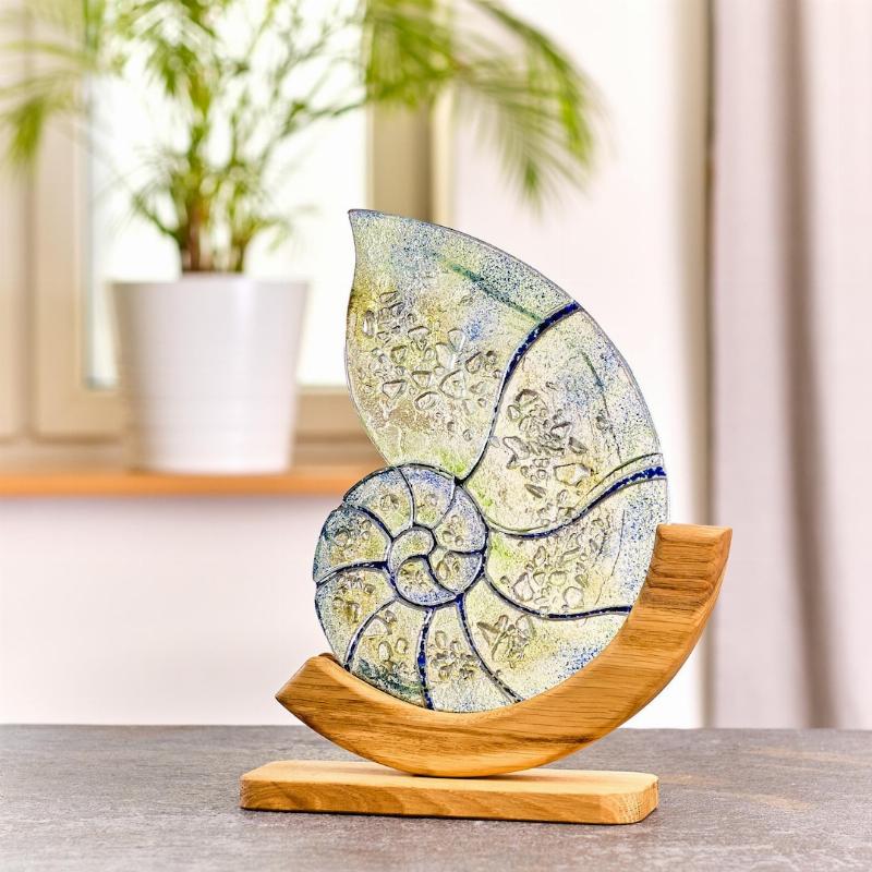 Œuvre d'art coquillage contemporaine inspirée de l'océan et de la sculpture moderne