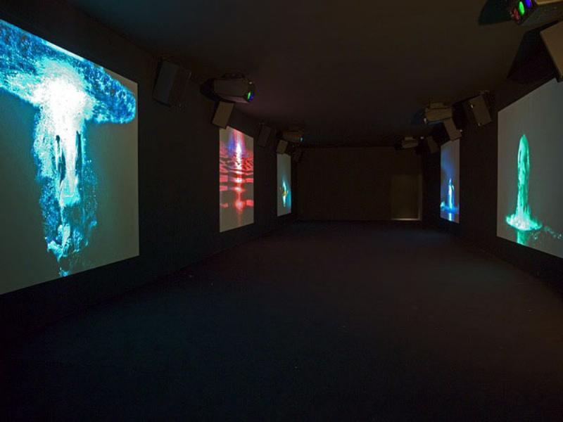 Tendances créatives de l'art plastique français contemporain, exploration de nouveaux médiums.