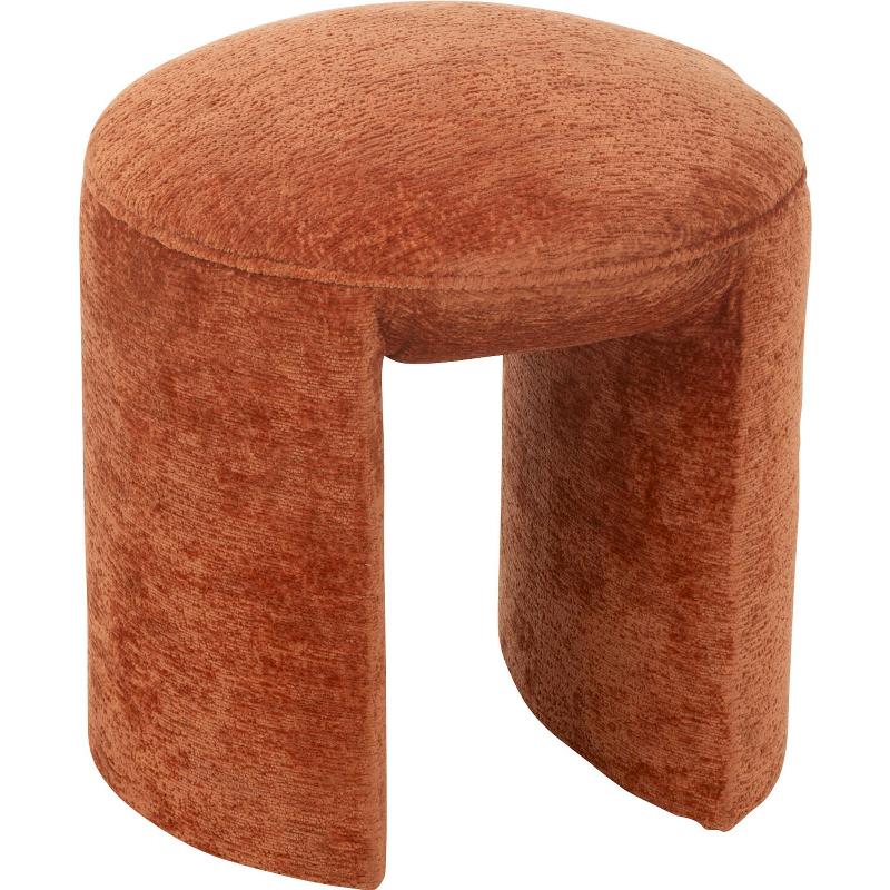 Art sur rouille intégré dans une décoration intérieure française raffinée