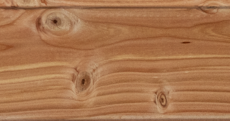 Astuces de peinture pour bois extérieur avec une finition française authentique et élégante