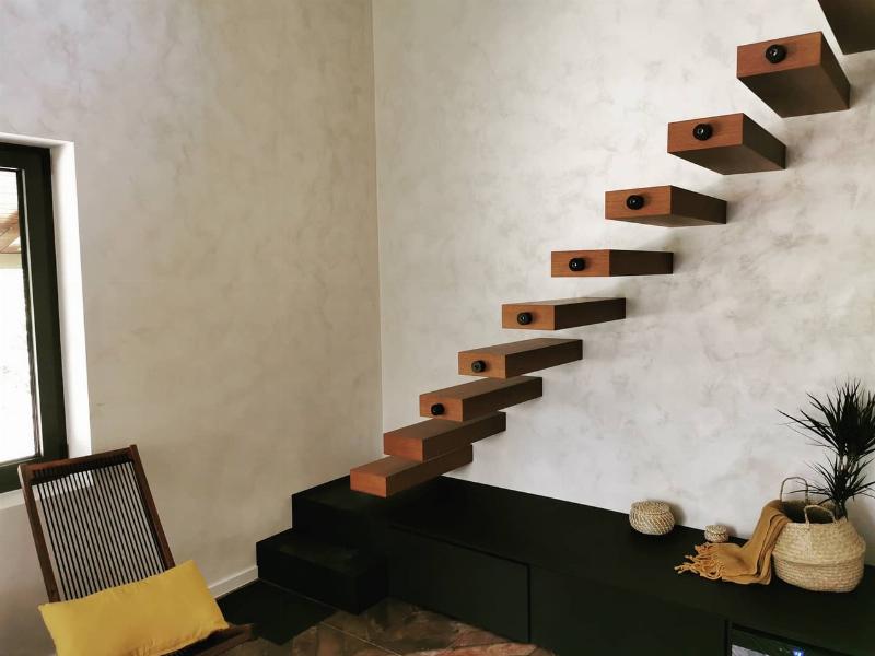 Astuces et techniques de décoration peinture murale pour un style français élégant