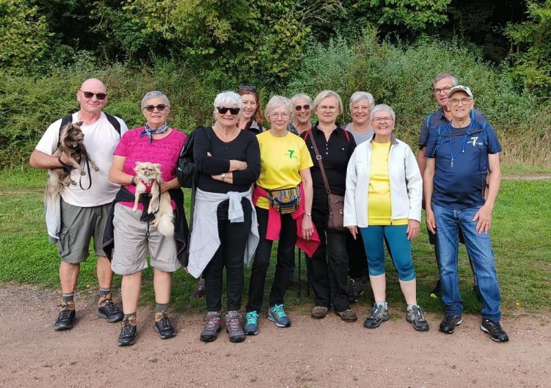 Les bienfaits créatifs et thérapeutiques de la peinture sur soie pré sertis