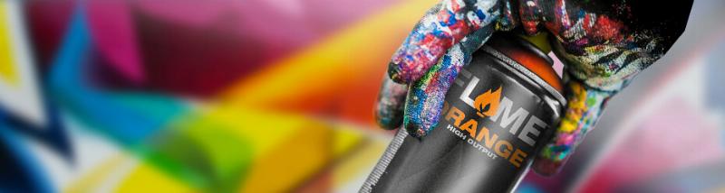 Préparation du matériel pour l'application de bombe de peinture bois avec gants et masquage