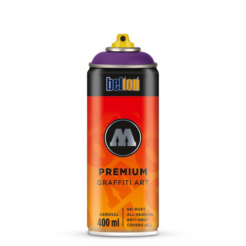 Un artiste urbain français utilisant une bombe de peinture Montana pour créer une fresque murale colorée dans une rue parisienne