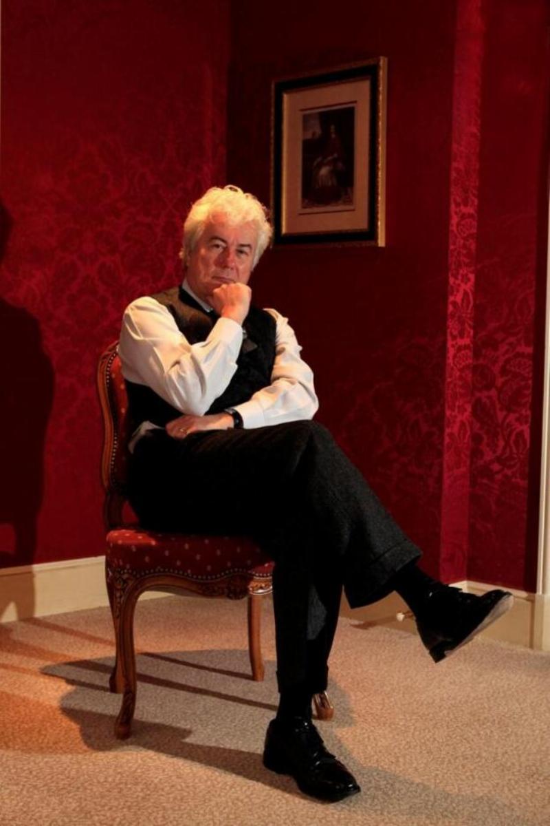 Brigitte Macron visitant le chantier de Notre-Dame, symbolisant son engagement pour le patrimoine français