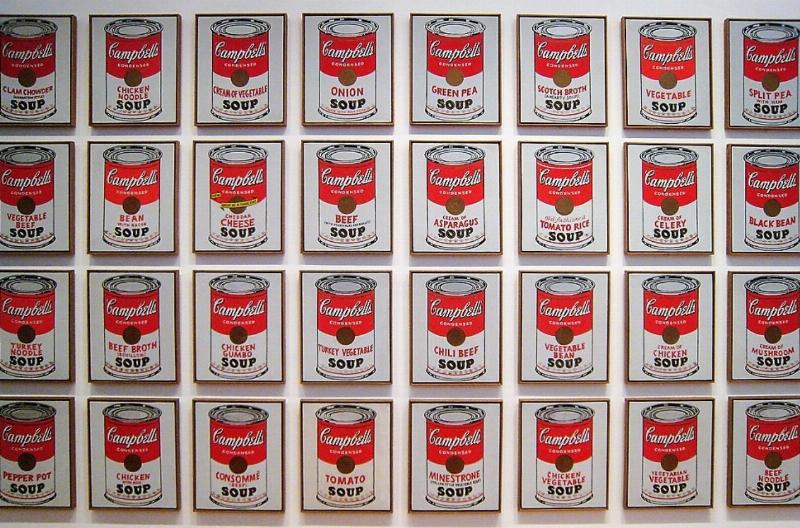 Icônes du Pop Art : la série Campbell Soup Cans par Andy Warhol, une exploration de la consommation de masse.