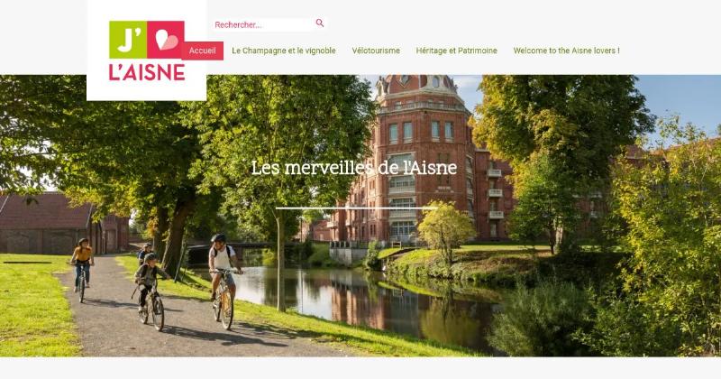 Cathedrale France Architecture Gothique Majestueuse Nef Voutes Croisées Lumiere