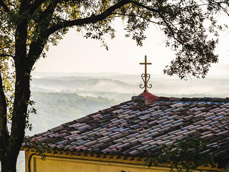 Cathédrale Notre-Dame de Paris, lumière sereine, atmosphère de vêpres