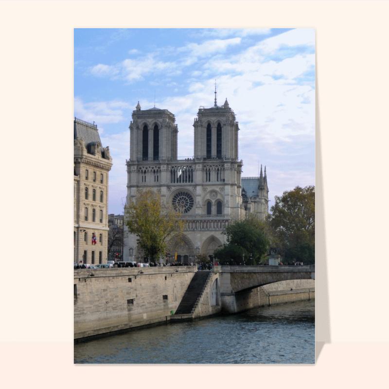 La majesté de la Cathédrale Notre-Dame de Paris vue du ciel